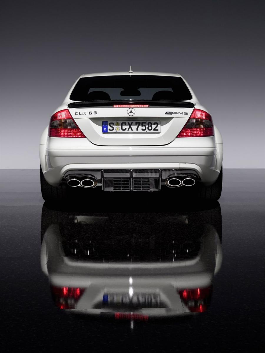  Mercedes-Benz CLK63 AMG Black Edition 2007 года  (фото 4 из 61)